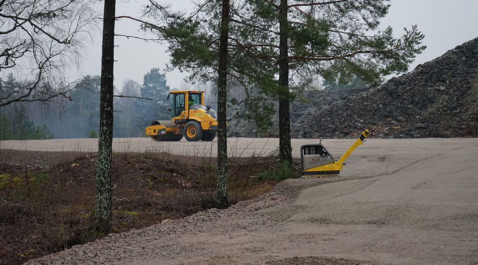 Arbetsplatsen vid den nedre parkeringen vid Sala Silvergruva